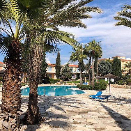 Apartamento Beautiful Regina Gardens Paphos Exterior foto