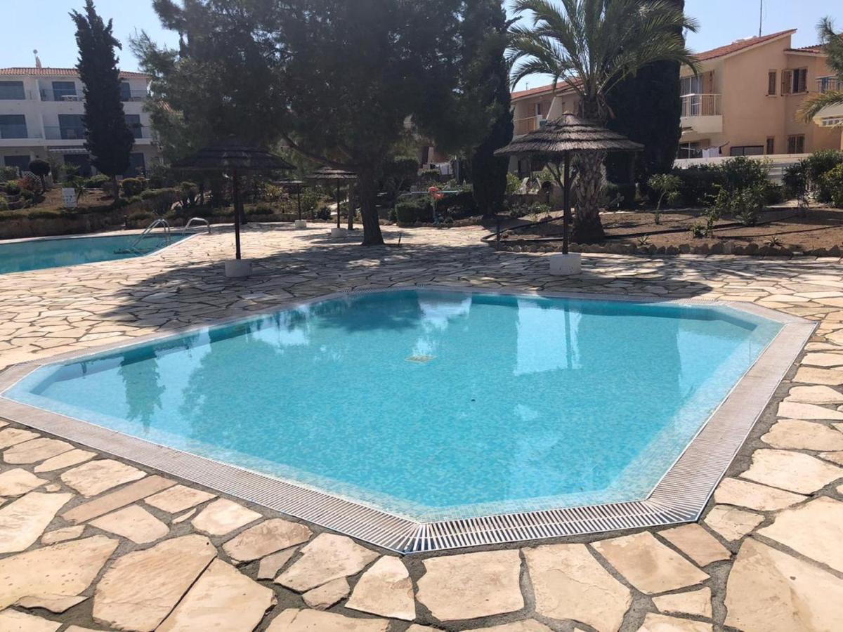 Apartamento Beautiful Regina Gardens Paphos Exterior foto