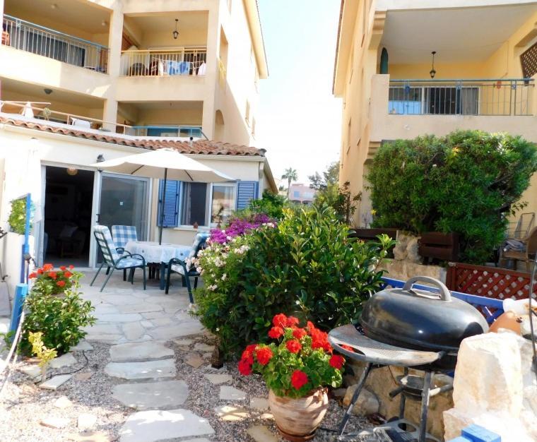 Apartamento Beautiful Regina Gardens Paphos Exterior foto